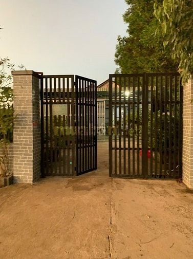BÁN GẤP NHÀ PHÚ MỸ, TÓC TIÊN MẶT TIỀN ĐƯỜNG LỚN 10 X 82 CÓ 100 TC 