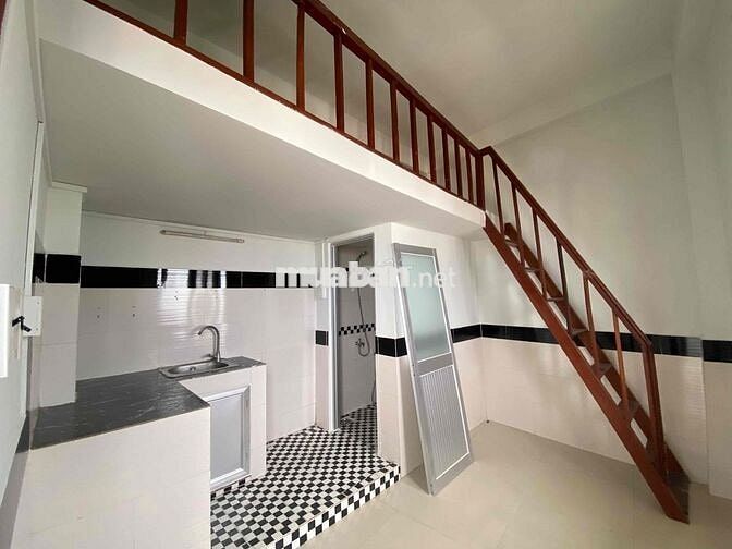 CHDV có gác MÁY LẠNH - TỦ ÁO - TỦ GIÀY mới 100% thoáng mát THANG MÁY