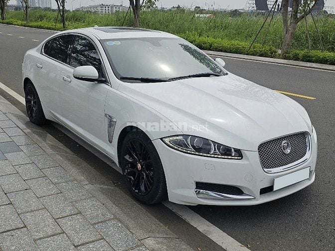 Chào các bác e bán jaguar XF màu trắng ạ