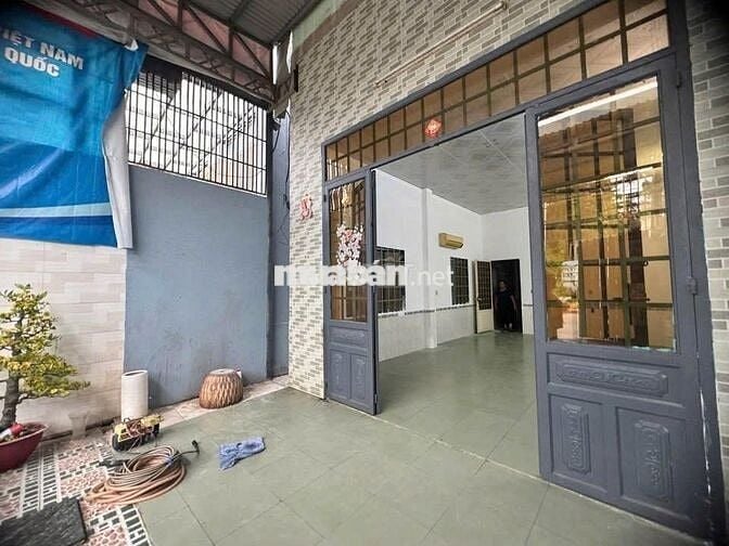 ✅Bán nhà c4 sổ riêng ngay sau cánh đồng diều Hóc Môn giá 710 triệu✅