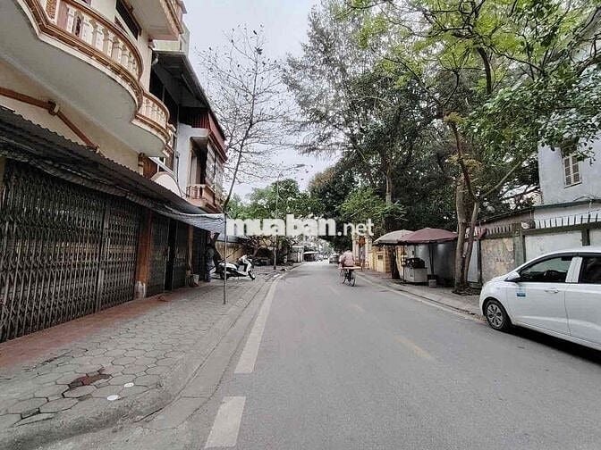 NHÀ ĐẸP - CHẮC CHẮN - KHU VỰC NHIỀU TIỆN ÍCH - AN SINH LÝ TƯỞNG.-