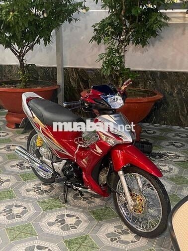 Fux, 9chủ bst bao tranh chấp