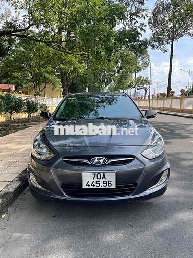 Hyundai Accent 2011 1.4 AT - 100000 km