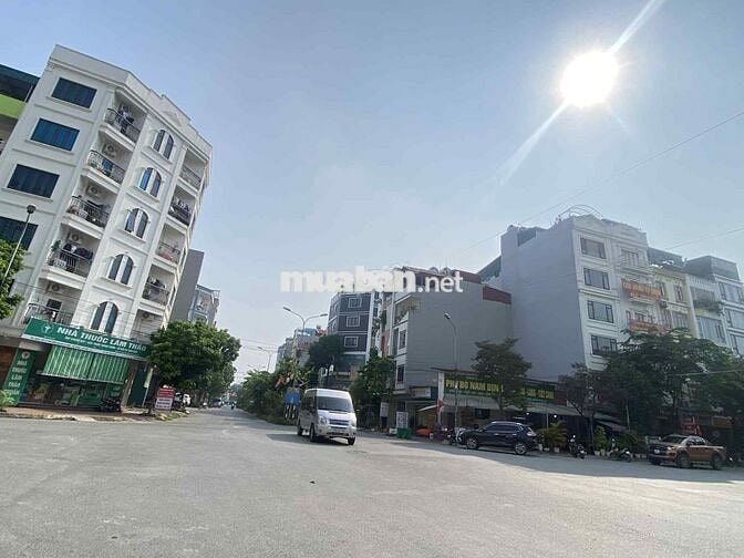 Bán nhà 6 tầng Dọc Bún 1, thang máy, mặt đường đôi Văn Khê, kinh doanh
