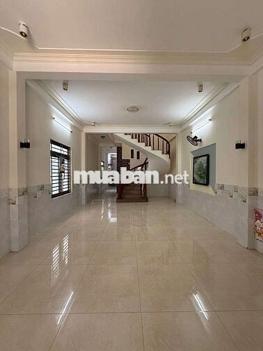 Cho thuê nguyên căn 3 tầng mặt tiền Dương Khuê