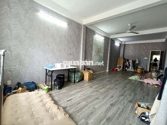 Pass Phòng Gần Hufi Công Thương 40m2 Ban công - Ngay Aeon Tòa mặt tiền