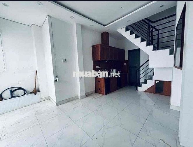 💥 CÁCH MẠNG THÁNG TÁM - HẺM THÔNG - 3 TẦNG  - DT  4,5 x 7 - XÁCH VALI