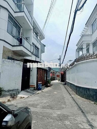 NHÀ ĐẸP NỞ HẬU LÔ GÓc 3 TẦNG- 4 PHÒNg NGỦ-3 WC