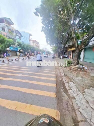 mặt tiền kinh doanh 180m2 huỳnh văn nghệ