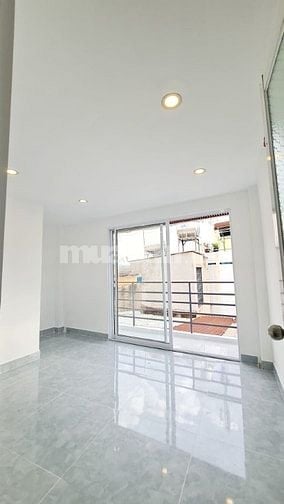 Cần tiền gấp bán nhà đường Hậu Giang, quận 6. 60m2, giá 1 tỷ 180 triệu