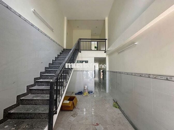 NHÀ MỚI 100% 2PN 2WC 2 MÁY LẠNH 1 HỆ TỦ BẾP GIA ĐÌNH GẦN NTTU VLU IUH