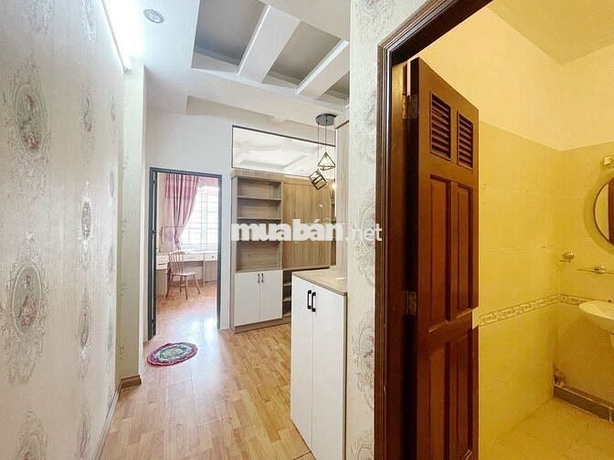 CHDV FULL NỘI THẤT SIÊU ĐẸP, TÁCH BẾP, BAN CÔNG RỘNG