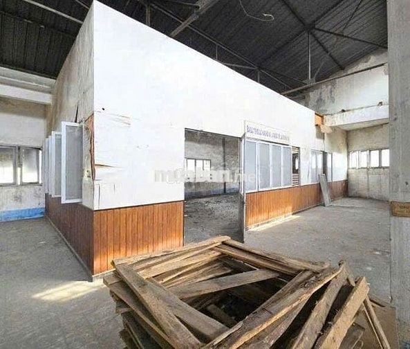 Kho đường cont có pccc cần cho thuê ở Tôn Thất Thuyết diện tích 250m2