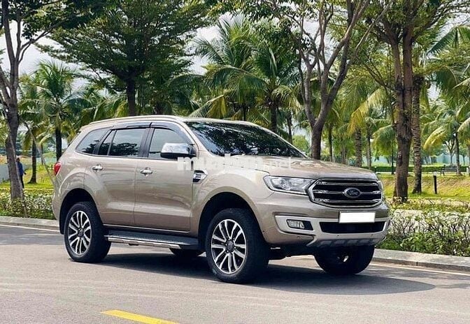 ✅ Ford Everest Nhập Thái 2 Cầu - Xe Zin có Góp