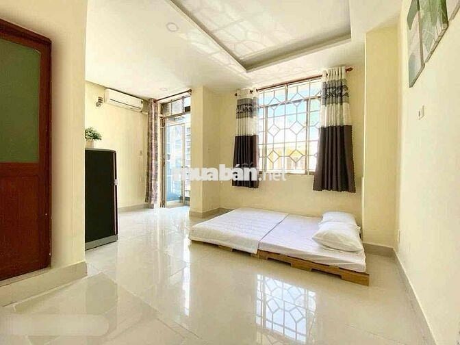 phòng cho thuê ban công cửa sổ thoáng gần đại học bách khoa quận 10