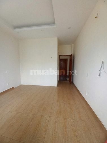 Cho thuê phòng rộng rãi thoáng mát Tân Quý – Toilet riêng, giếng trời