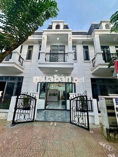 Nhà trệt lầu sổ hồng hoàn công  chỉ 3tỷ 2 thương lượng