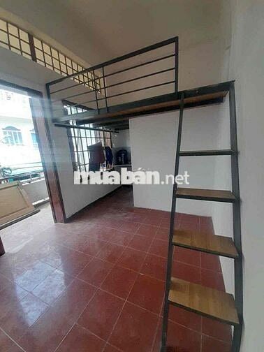 Duplex gác cao 1m8 cách ĐH Văn Hiến 1.5km ban công thoáng rộng rãi