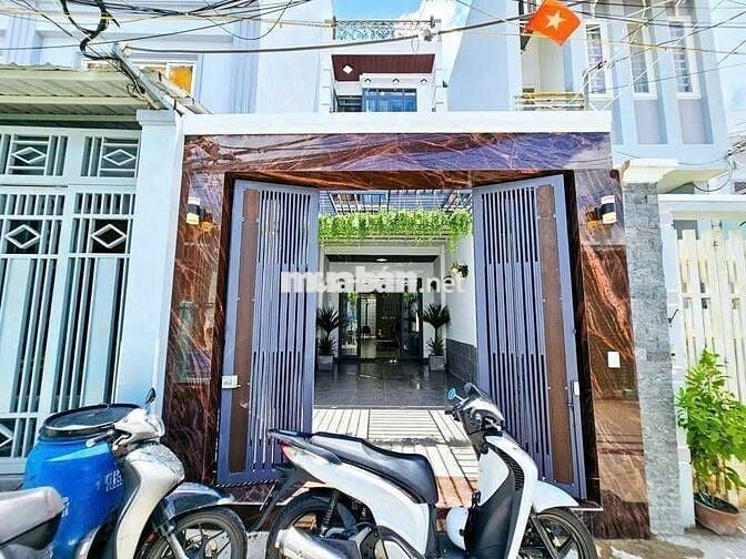 Cho Thuê Nhà Nguyên Căn Mặt Tiền Hẻm Xe Hơi Full Nội Thất Quận 7