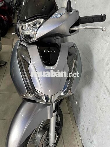 chính chủ xe một chu đi ít son may rin chạy mạnh
