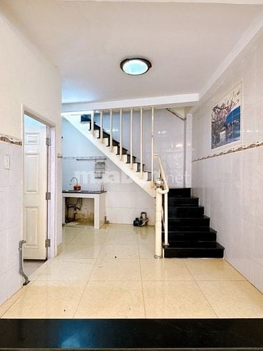 Nhà nở hậu gần Công An P. Tân Hưng, 03 tầng, DT~35m2