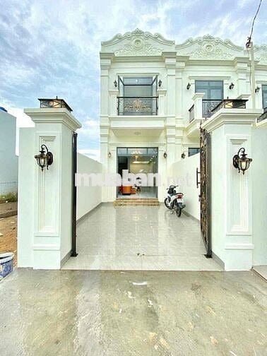 Bán nhà ở hoàn công 92m2 mặt tiền Lương Văn Tiên ở Thị Trấn Cần Giuộc