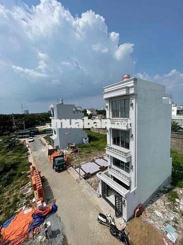 BÁN NHÀ 4 TẦNG_HXT HIỆP BÌNH. 51M2(4.2x12) 4PN5WC. Sổ Hồng Hoàn Công.