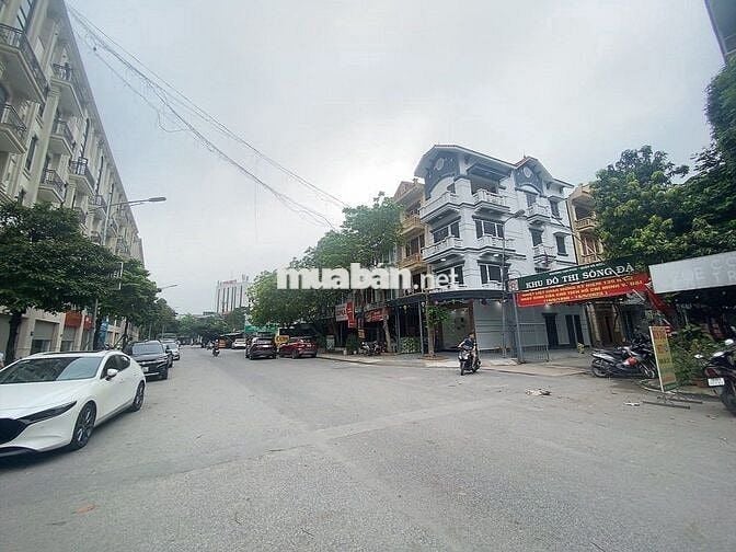 Bán Liền kề Simco Sông Đà, lô góc view Him Lam, kinh doanh, thang máy
