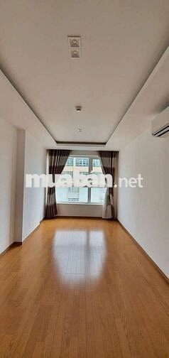 Cho thuê căn hộ chung cư Sky center Phổ Quang, Tân Bình. DT135m2, 3pn