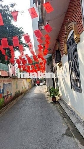 Bán đất phố Nguyễn Văn Cừ 70m2, chỉ hơn 6 t.ỷ, ngõ nông,gần ô tô tránh