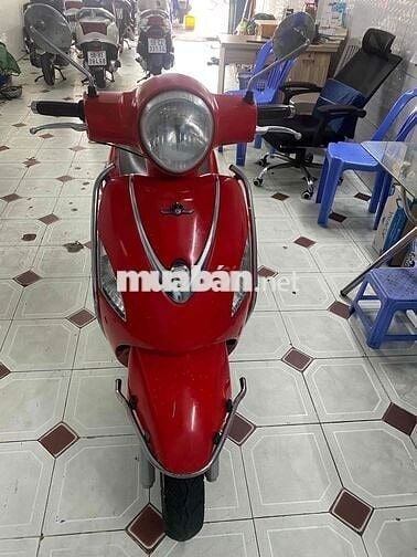 Xe Elizabeth Fi đỏ
