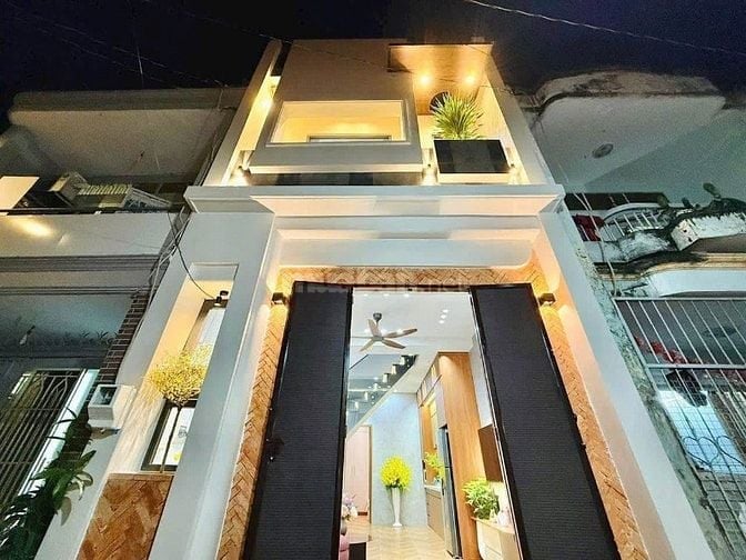 Không tin nổi! Nhà trung tâm Q3_Lê Văn Sỹ_44m_SHR_lh0974945908 sang