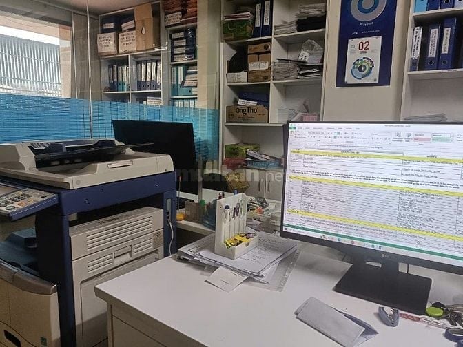 tuyển dụng nhân viên giám sát.
