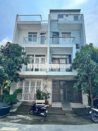 Bán nhà 2 lầu sân thượng Lô nhi kế căn Góc, đường 8m sát  Khuôn Viên