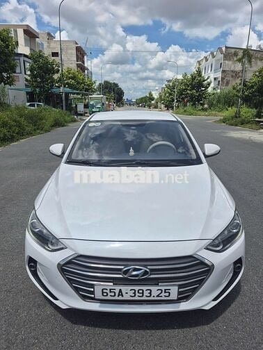 Hyundai Elentra số sàn 2019 - phân khúc C