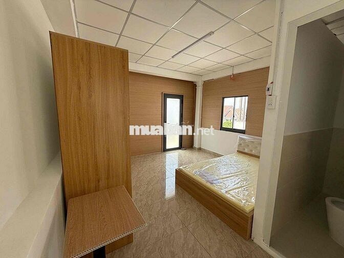 PHÒNG BAN CÔNG NGAY TRÊN PHẠM VĂN ĐỒNG - SÁT GIGAMALL - CẦU BÌNH LỢI