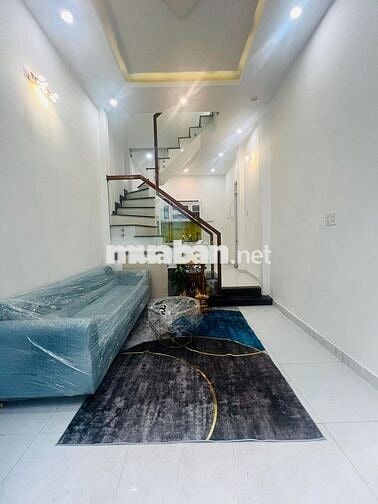 có căn nhà nhỏ cần chủ mới DT 21m2/ 2 tỷ , SHR, Lê Đình Cẩn, hẻm oto