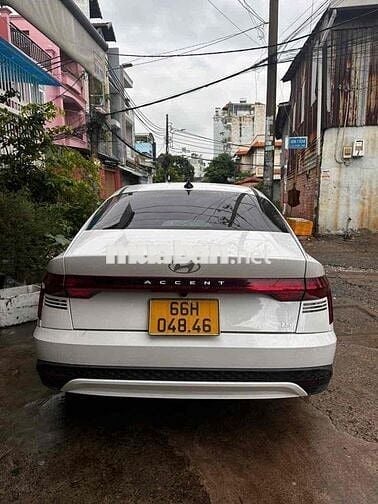 Hyundai Accent 2025 - 12000 km