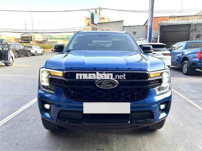 Ford Everest 2023 Sport  màu xanh hiếm, ht góp