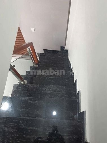 Giá chỉ nhỉnh 2 tỷ , nhà 2 tầng mới đẹp, vào ở ngay,p10,  Quang Trung 
