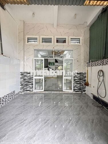 Cho thuê nhà mặt tiền đsố 30 kdc công ty 8 gần cây xăng giá 8,5 triệu
