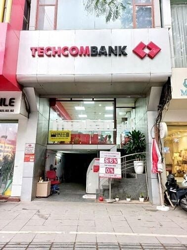 Nhà mặt phố cho thuê 208 Thái Hà 55m2x5 mặt tiền 5m vị trí đắc địa