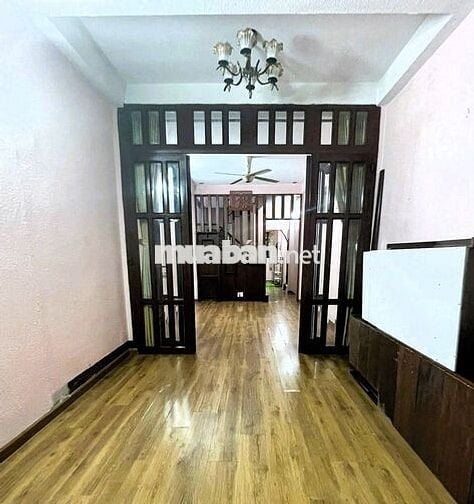 Nhà nguyên căn mặt tiền p.Linh Trung 2pn có nội thất tiện nghi