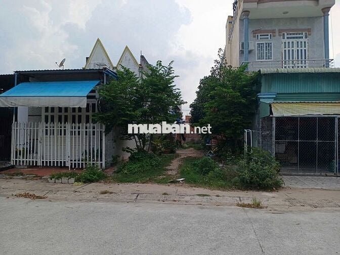 Bán đất sổ sẵn đường D11 ngay trung tâm Bàu Bàng, TP hồ Chí Minh