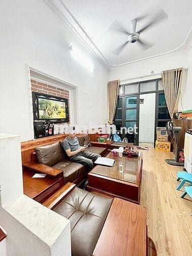 (Giá hot ) Tam trinh - 33m , cần bán gấp , nội thất cơ bản.