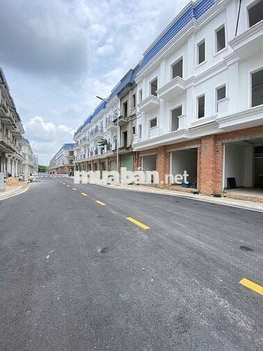 Bán Nhà Thuận An 1 Trệt 2 Lầu 4PN 4WC Gần KCN Vsip1