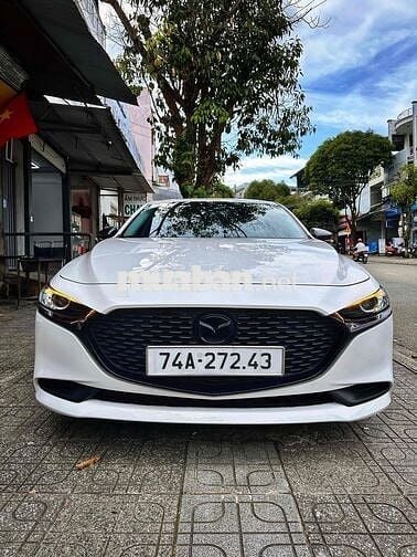 Mazda 3 2023 1.5L Deluxe - 15000 km