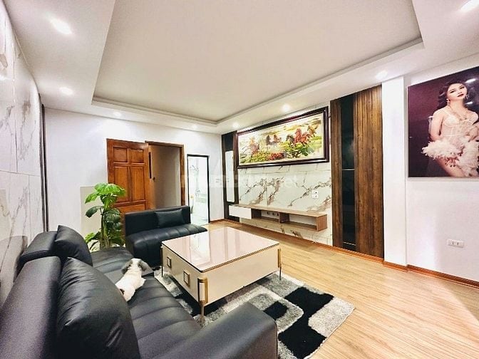 Bán Nhà Tại Phố Tôn Đức Thắng, 9,68 tỷ, 45 m2 x 6 Tầng, Thang Máy