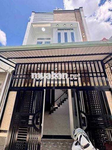 Nhà Lầu Hoàn Công - gần Đại học Y Dược - chỉ 2 tỷ 590
