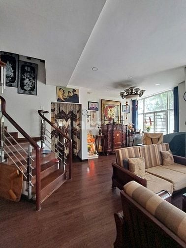 Bán CC HAGL3 New Saigon, 200m2, 1 lầu, 4PN 4WC giá 7.2 tỷ.
